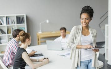 Qu’est ce que la loi Madelin pour les TNS ? Femme Loi madelin