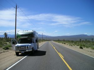 camping-car en bord de route